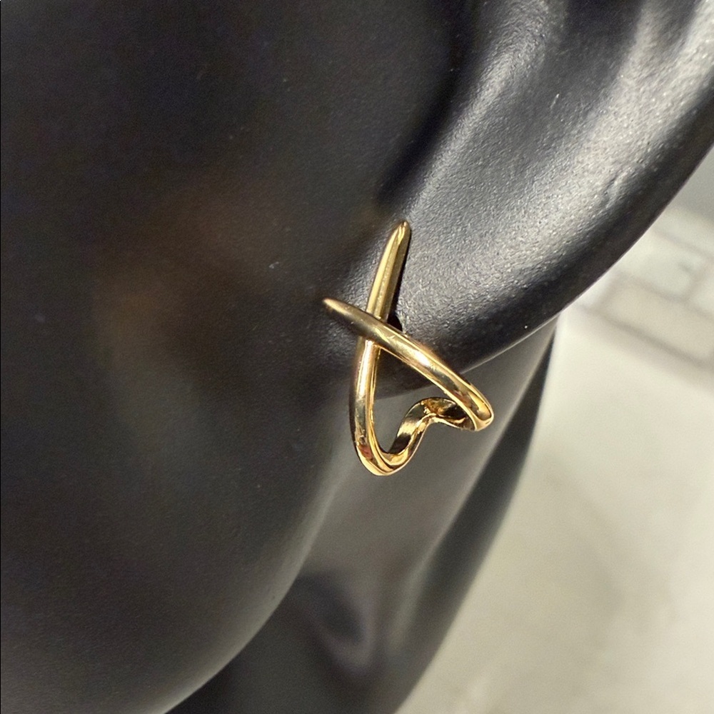 Elegant Gold Hoop Earrings - Picture 2 of 3